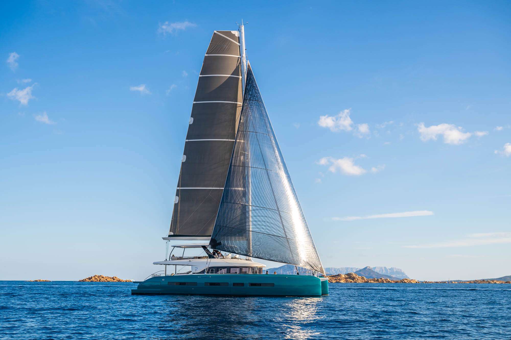 82-Lagoon-Imladris-Catamaran-Yacht-Charter-Ibiza2