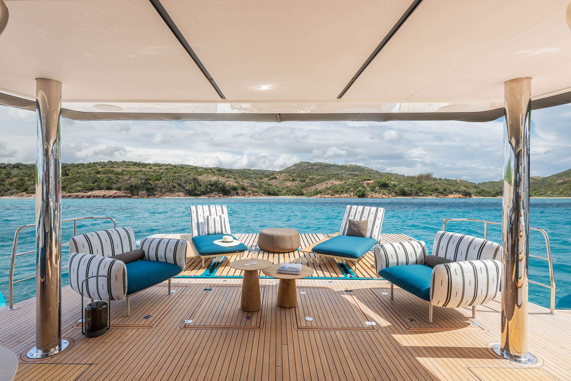 82-Lagoon-Imladris-Catamaran-Yacht-Charter-Ibiza4