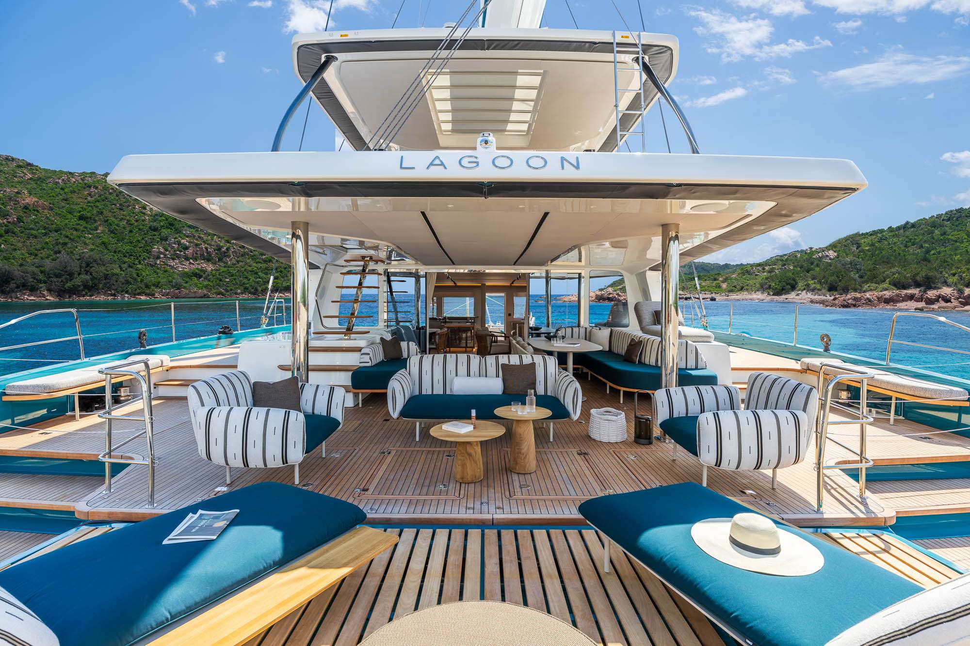 82-Lagoon-Imladris-Catamaran-Yacht-Charter-Ibiza8